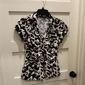Violet & Claire Black and White Geometric Blouse